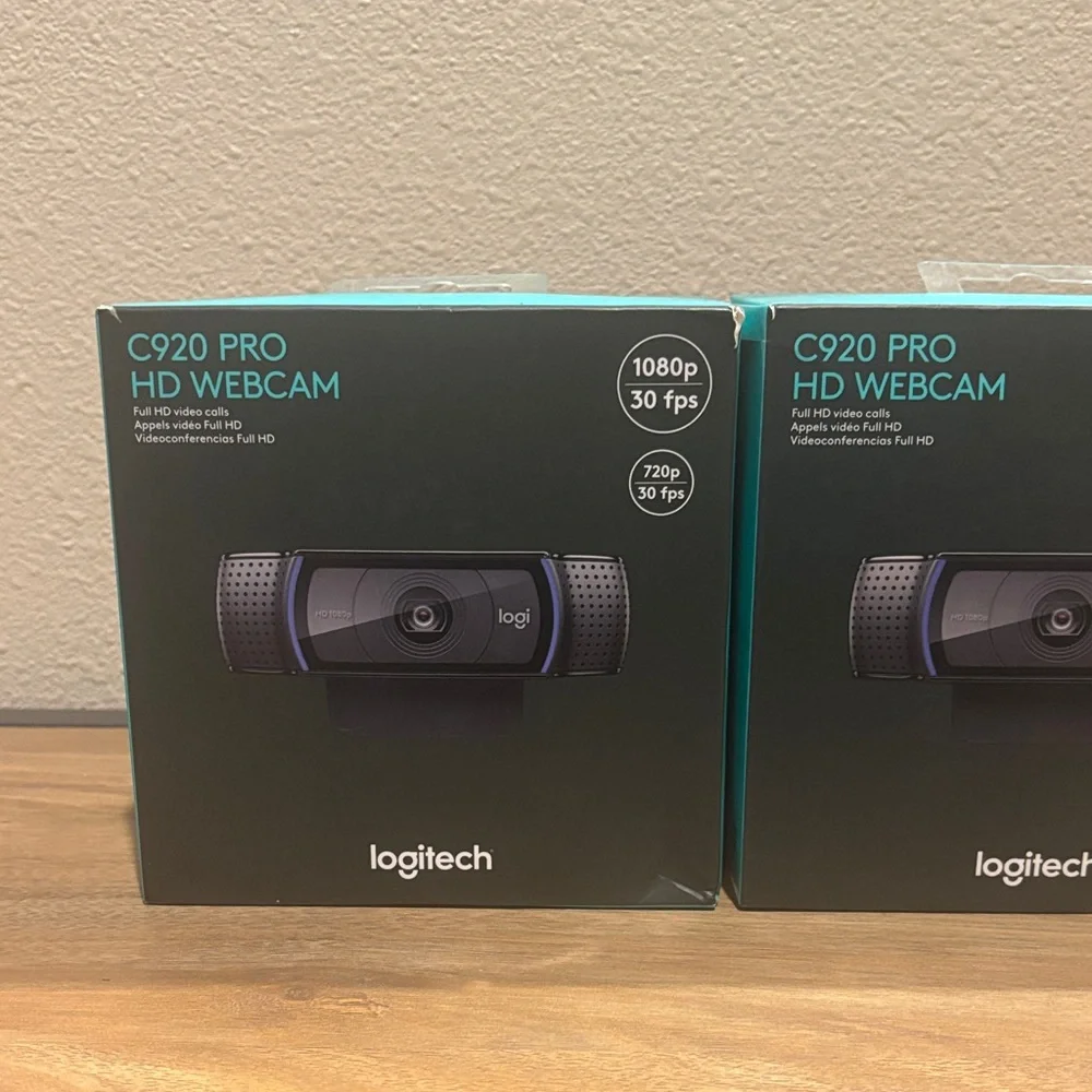 Logitech C920 Pro HD Webcam - Black with Teal Trim
